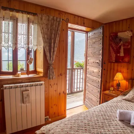 Chalet Des Biquets Ferienhaus *