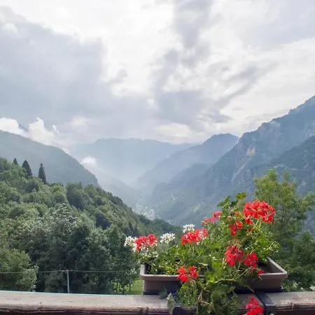 Chalet Des Biquets Vakantiehuis Fontainemore